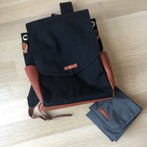 Leader Julian leather and canvas diaper bag EUC